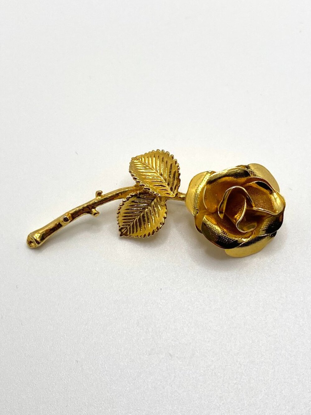 Vintage Brooch Gold-Tone Rose Flower Bloom Petals Stem Romantic 60s